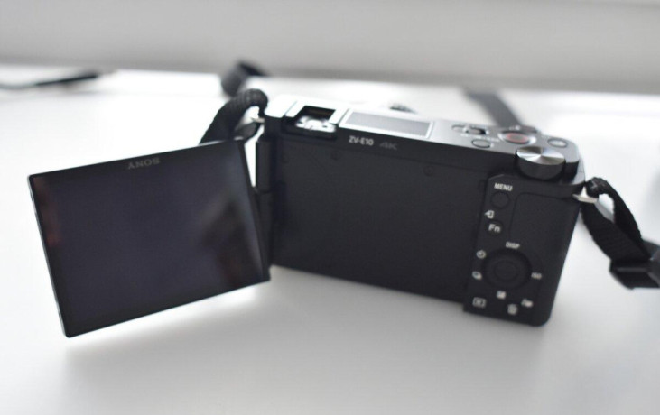 sony-zv-e10-big-2