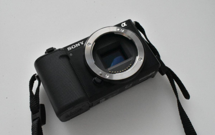 sony-zv-e10-big-0