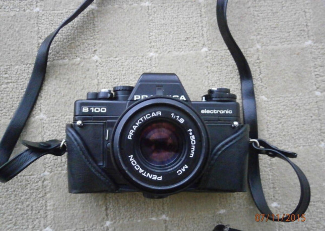 praktica-b100-2ks-objektivov-big-0