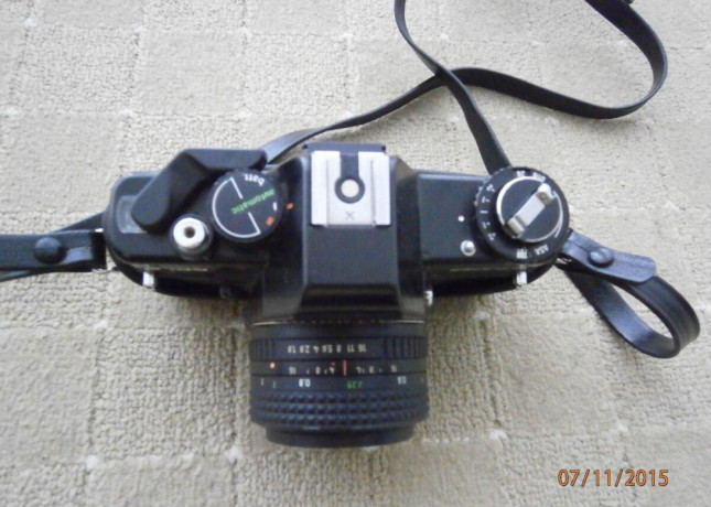 praktica-b100-2ks-objektivov-big-1