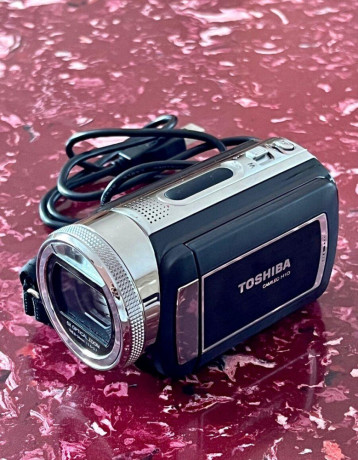 videokamera-toshiba-camileo-h10-big-0