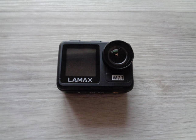lamax-w71-big-1