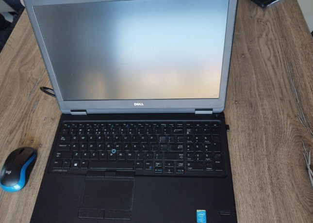 dell-latitude-e5550-top-stav-big-4