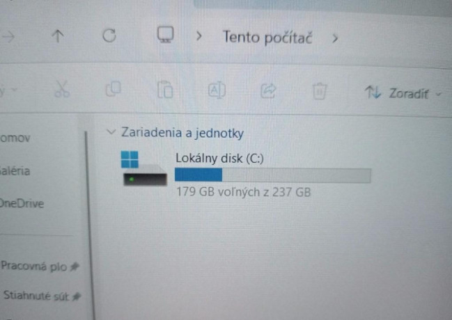 12-hp-elitebook-820-g3-intel-core-i5-16gb-ram-big-1