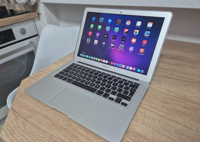 macbook-air-13-inch-2017intel-core-i58gb-ram128gb-ssd-big-1