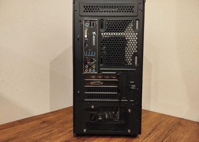 herny-pcrx580-aurisryzen-5-260016gb-ddr4win11pro-big-2
