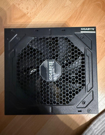 zdroj-p750gm-big-2