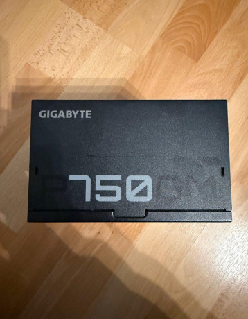 zdroj-p750gm-big-3