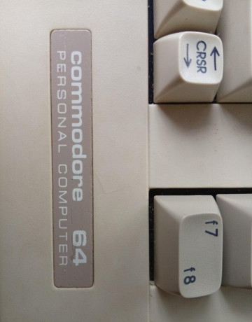 commodore-64-cely-set-bez-monitora-big-1