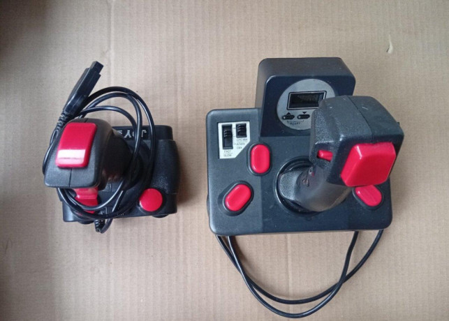 commodore-64-cely-set-bez-monitora-big-3