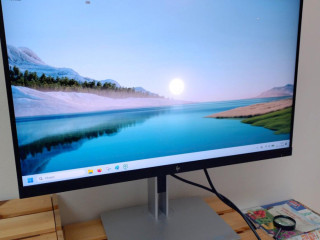monitor-hp-e27q-g4-a-polohovatelny-podstavec
