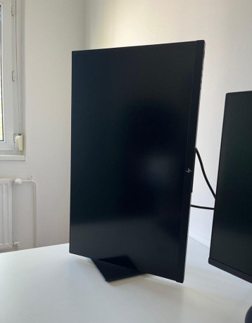 predam-2-monitory-27-a-32-so-zarukou-big-2