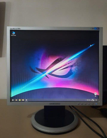 samsung-syncmaster-940n-19-big-0