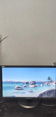 predam-polohovatelny-monitor-lenovo-thinkvision-lt2223p-21-big-1