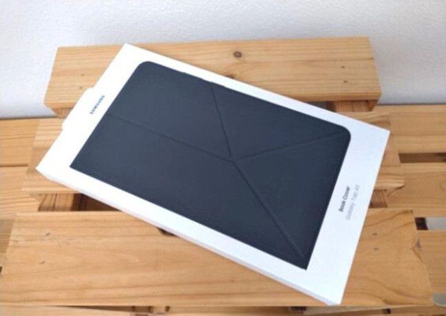 nove-ochranne-stojanove-puzdro-kryt-samsung-big-1