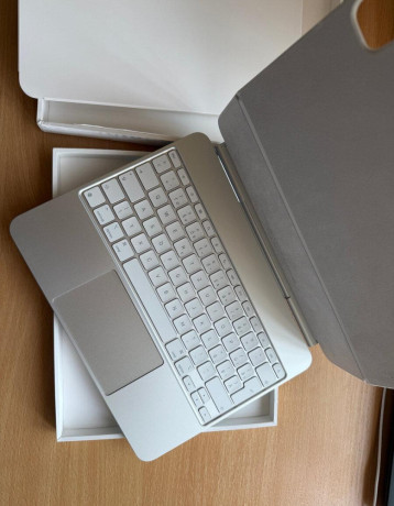apple-ipad-magic-keyboard-13-big-3