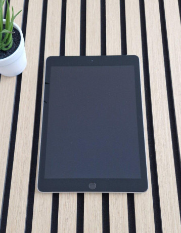 apple-ipad-2018-6th-gen-32gb-cellular-sedy-big-1