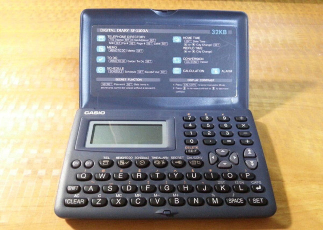 elektronicky-digitalny-diar-casio-big-0