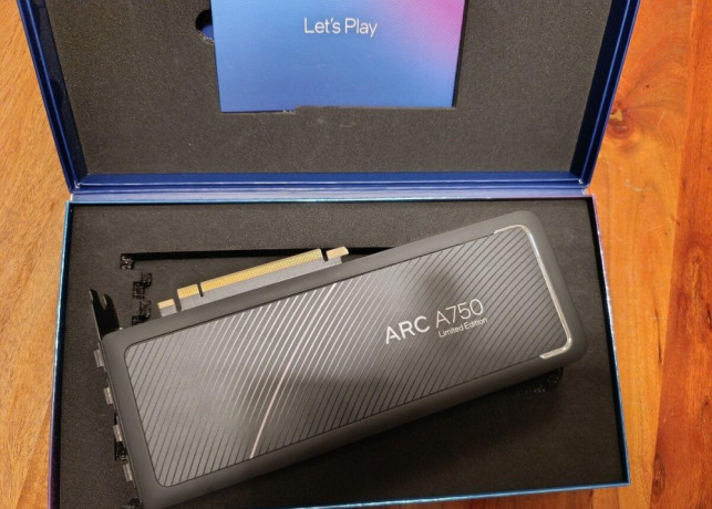 predam-graficku-karta-intel-arc-a750-limited-8gb-gddr6-big-1