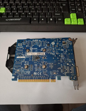 gigabyte-geforce-gtx-750-ti-oc-2gb-gv-n75toc2-2gi-big-1