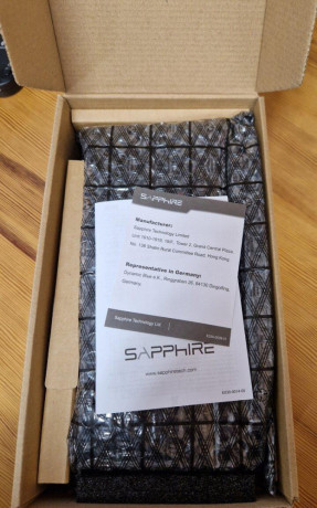 amd-radeon-rx-6600-xt-sapphire-pulse-big-1