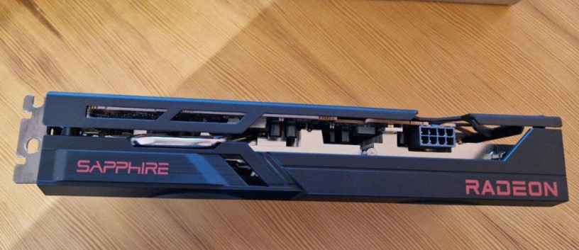 amd-radeon-rx-6600-xt-sapphire-pulse-big-4