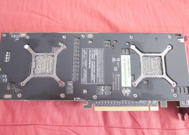 profi-grafika-amd-firepro-s7150-x2-16gb-gddr5x-big-1