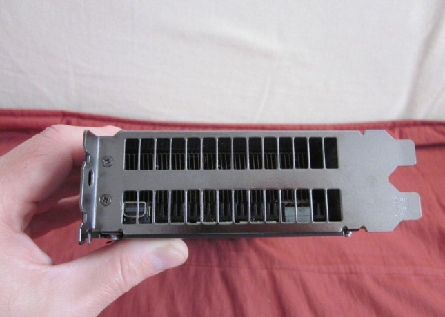 profi-grafika-amd-firepro-s7150-x2-16gb-gddr5x-big-2