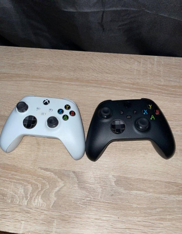 xbox-series-s-2-ovladace-big-2