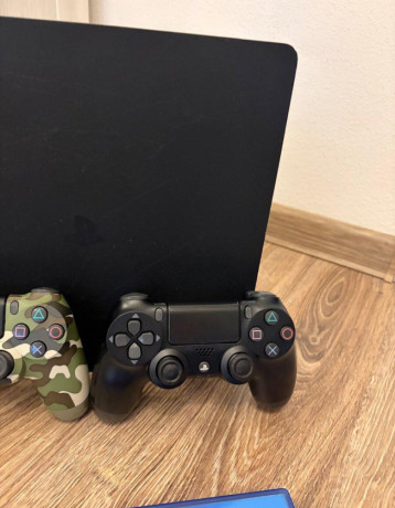 playstation-4-slim-big-2
