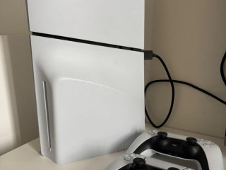 playstation-5-slim-1tb-disc-2-ovladace