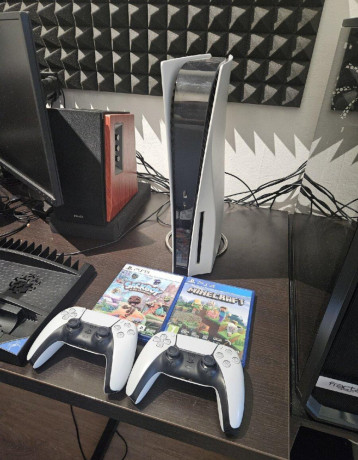 playstation-5-2-ovladace-a-hry-big-0