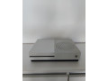 xbox-one-s-s-ovladacom-a-sluchadkami-small-2