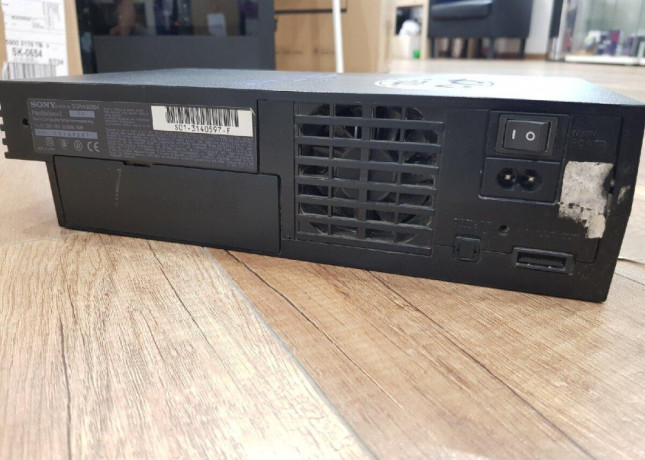 playstation-2-vela-hier-2-ovladace-big-2