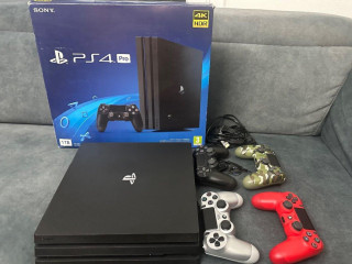 playstation-4-pro-1tb-cuh-7216b-4x-originalny-ovladac