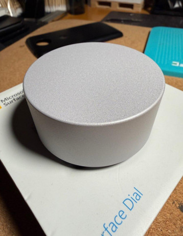 microsoft-surface-dial-big-2