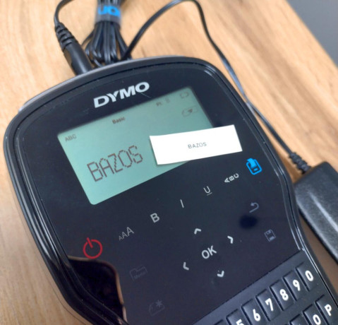 labelovacka-oznacovacka-dymo-labelmanager-280-4-kazety-big-0