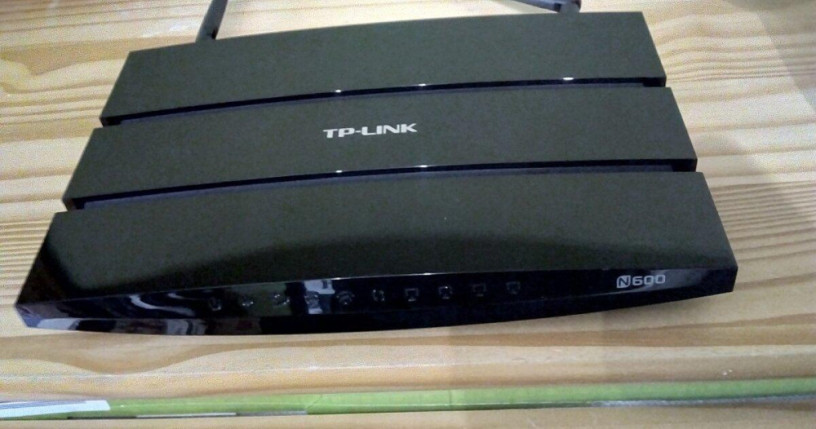 hybridny-wifi-router-tpink-tp-w8980b-hwv10-adsl-big-0
