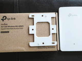 tp-link-omada-eap235-wall