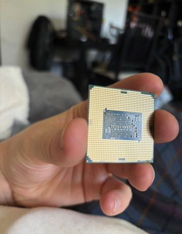 procesor-intel-core-i5-9600k-big-1