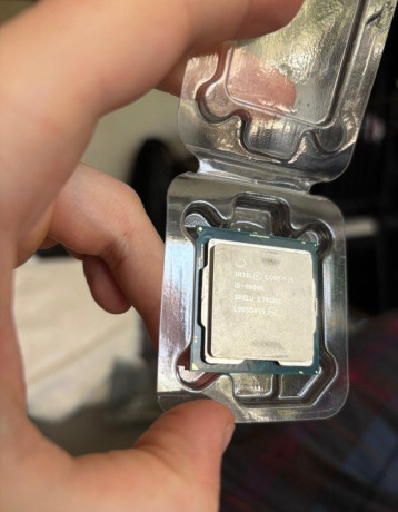 procesor-intel-core-i5-9600k-big-2