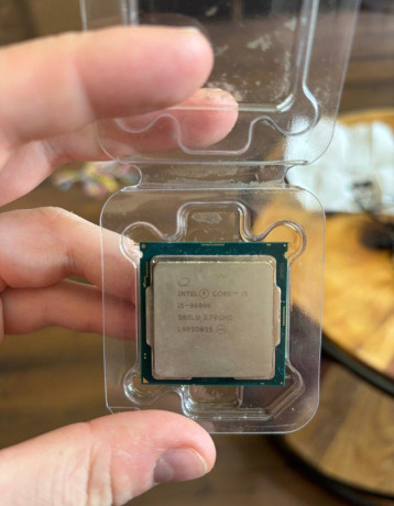 procesor-intel-core-i5-9600k-big-0