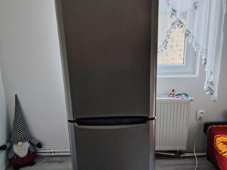 chladnicka-z-mraznickou-indesit