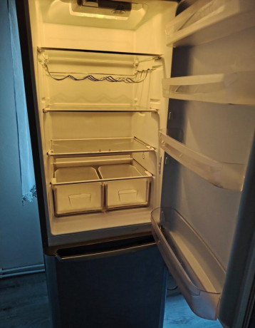 chladnicka-z-mraznickou-indesit-big-1