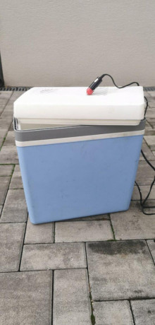 predam-autochladnicku-25l-12v-big-0