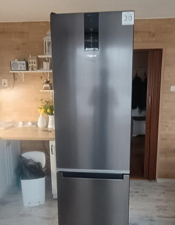 predam-chladnicku-s-mraznickou-zn-whirlpool-big-2