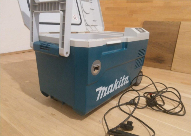 chladnicka-mraznicka-ohrievac-makita-big-0