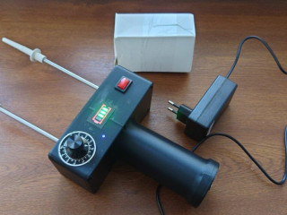 elektricky-akumlatorovy-paralyzer-omracovac-na-osipane
