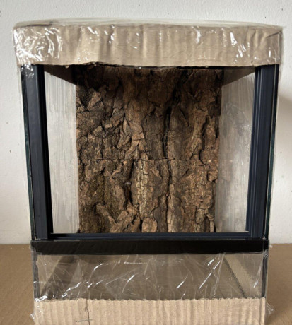 terarium-s-korkovou-3d-stenou-big-3