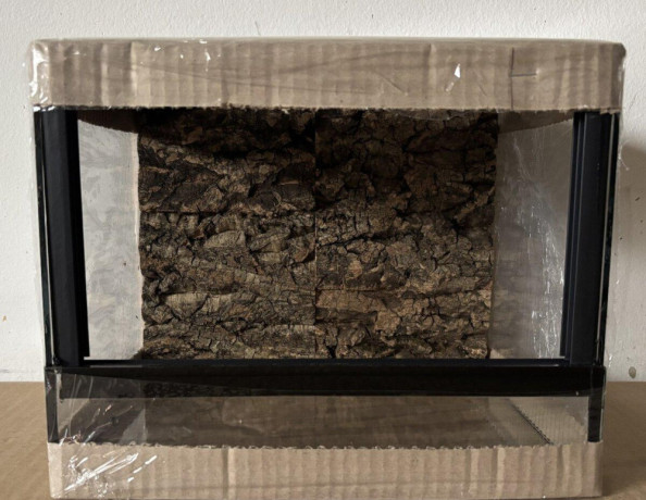 terarium-s-korkovou-3d-stenou-big-2